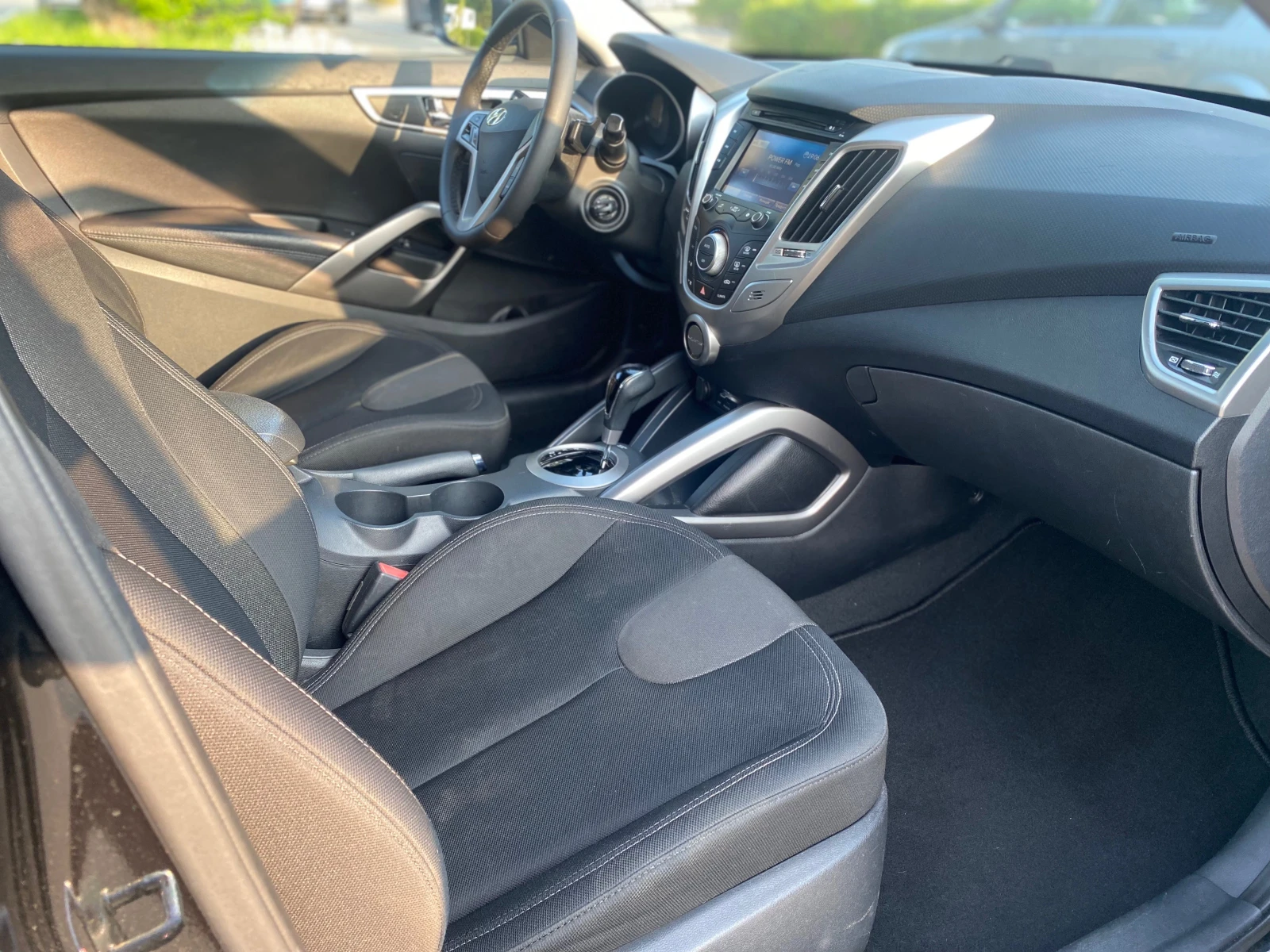 Hyundai Veloster  1, 6   | Mobile.bg   12