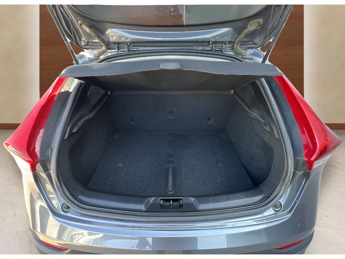 Volvo V40 Cross Country 2.0 D3 - изображение 9