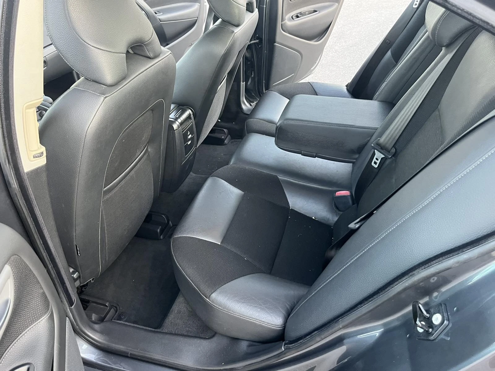 Volvo S60 2.4TDI 136кс КЛИМАТРОНИК АВТОПИЛОТ - изображение 9