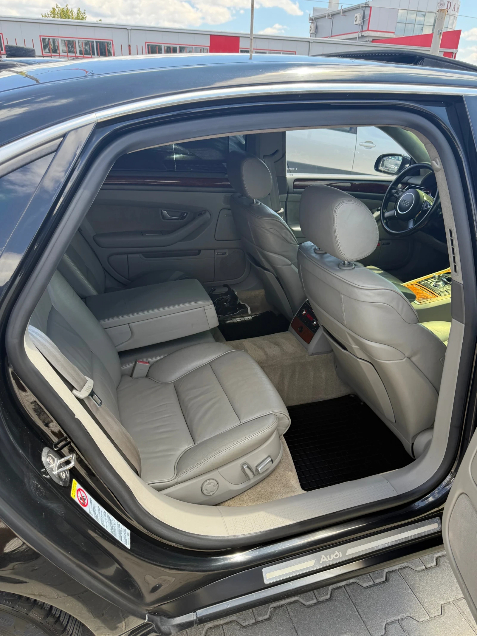 Audi A8 4.2* LPG* LONG* Обслужена* Всичко платено*  - изображение 6