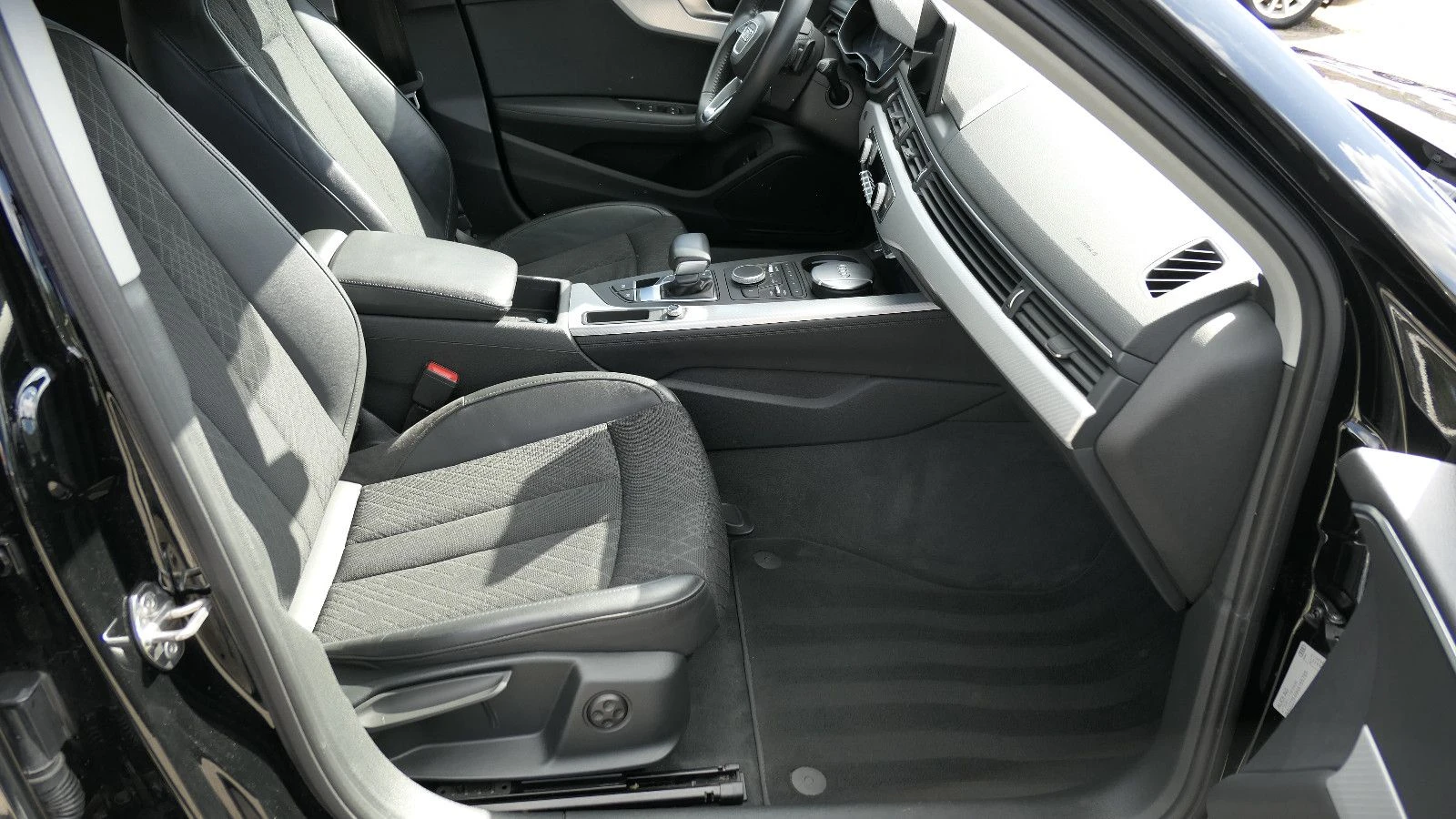 Audi A4 /ГАЗ/Ambient/ - изображение 7