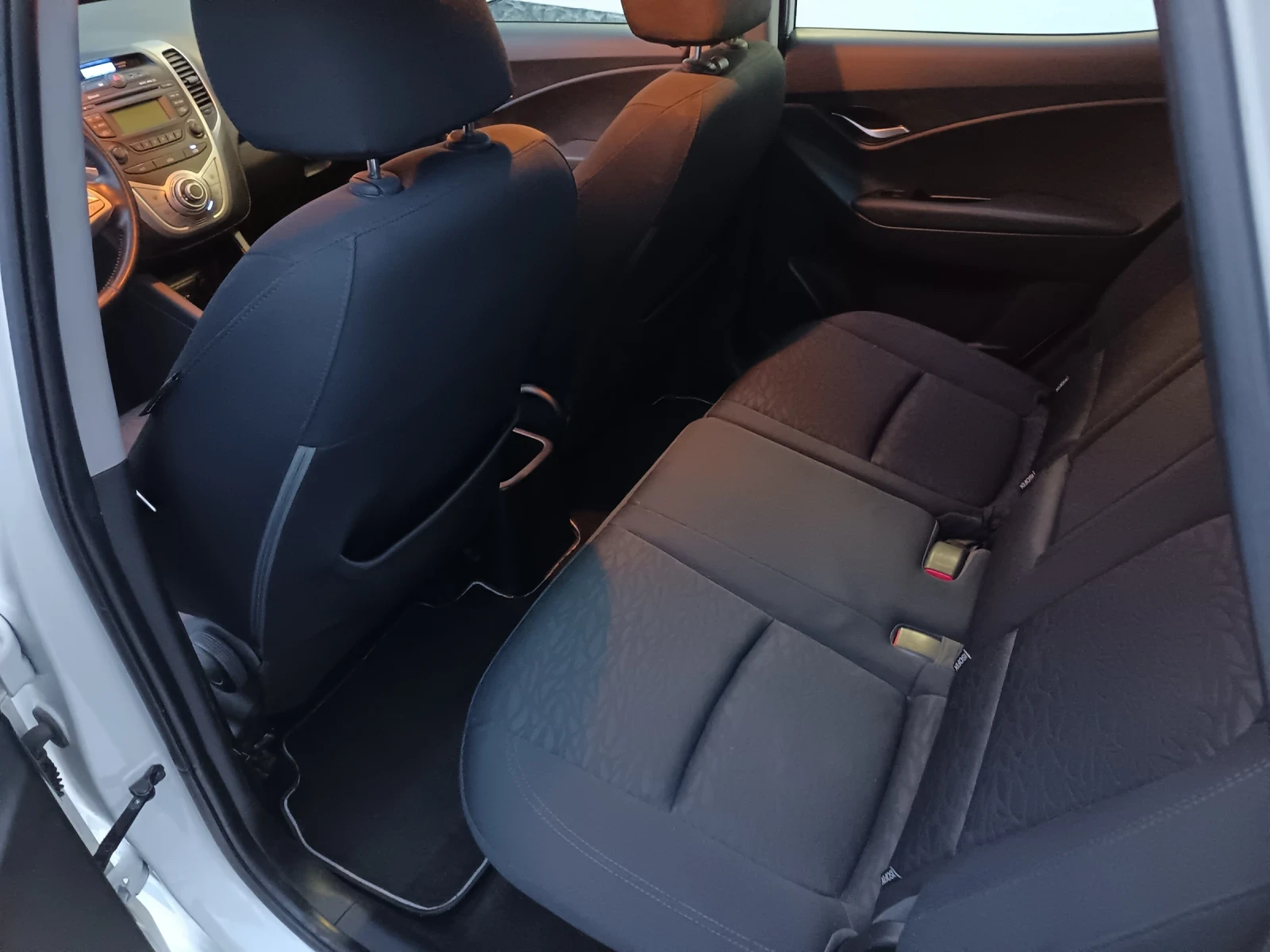 Hyundai Ix20 1.4 CRDI 90кс. , снимка 9 - Автомобили и джипове - 53914696