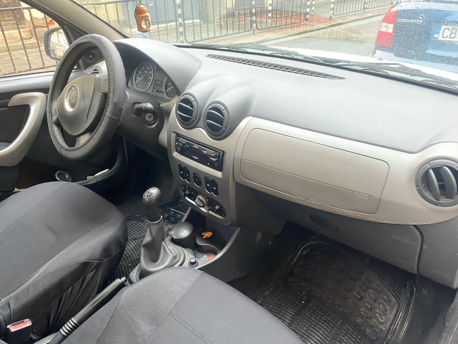 Dacia Sandero 1.5, снимка 7 - Автомобили и джипове - 54058728