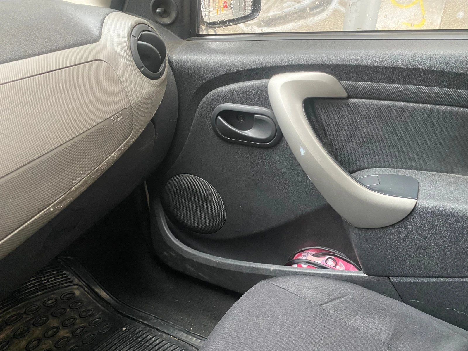 Dacia Sandero 1.5, снимка 14 - Автомобили и джипове - 54058728