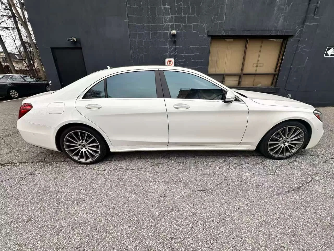 Mercedes-Benz S 560 CARFAX, снимка 3 - Автомобили и джипове - 54113222