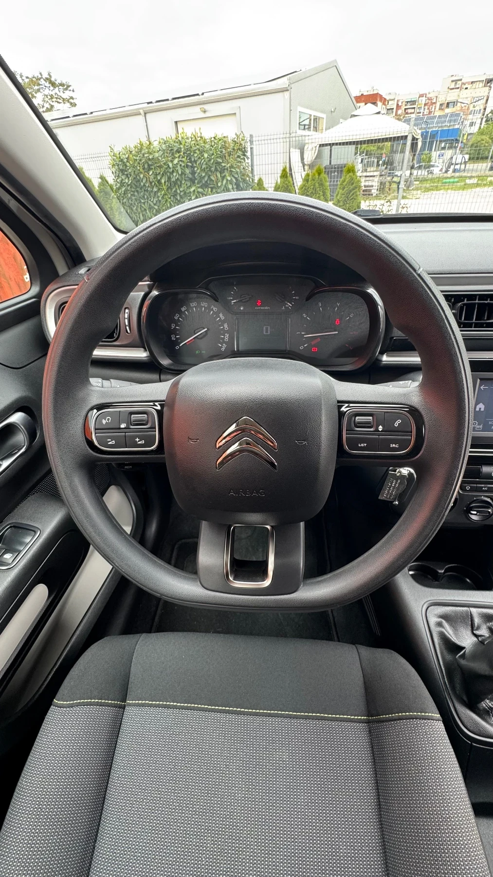Citroen C3 1.3 Facelift 35000 km!, снимка 11 - Автомобили и джипове - 54389037