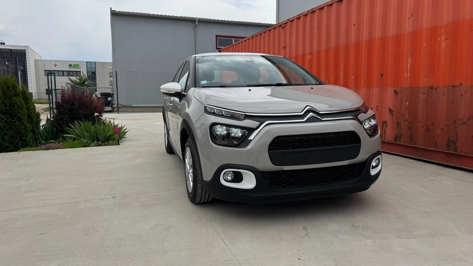 Citroen C3 1.3 Facelift 35000 km!, снимка 2 - Автомобили и джипове - 54389037
