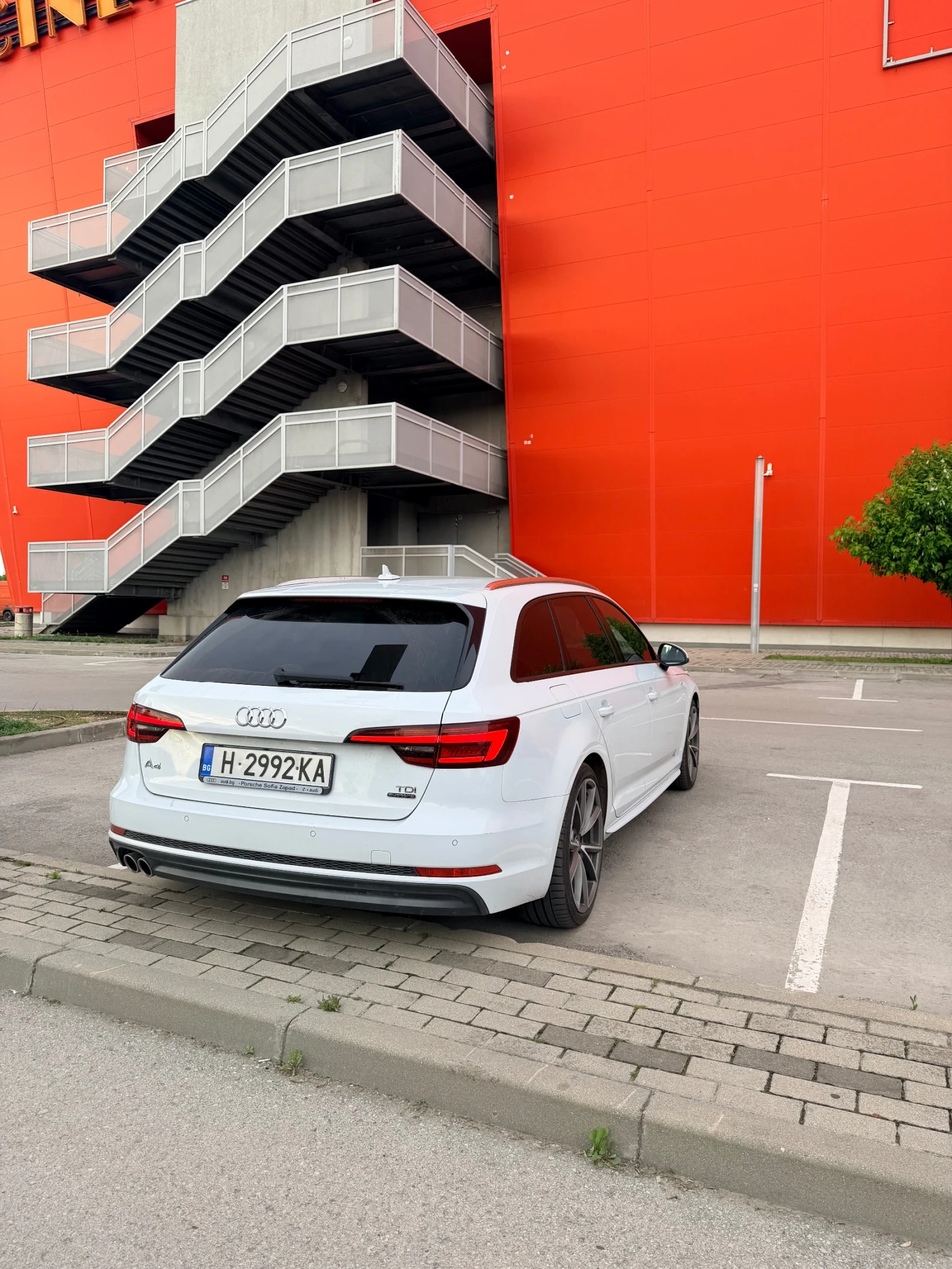 Audi A4 Quattro/Virtual Cockpit/Matrix, снимка 4 - Автомобили и джипове - 54684093