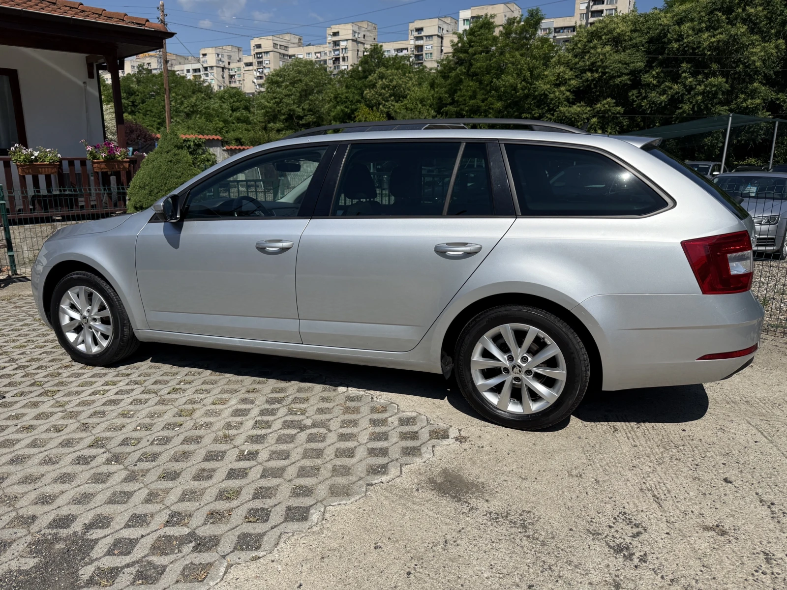 Skoda Octavia 1.6TDI Executive., снимка 7 - Автомобили и джипове - 54818167