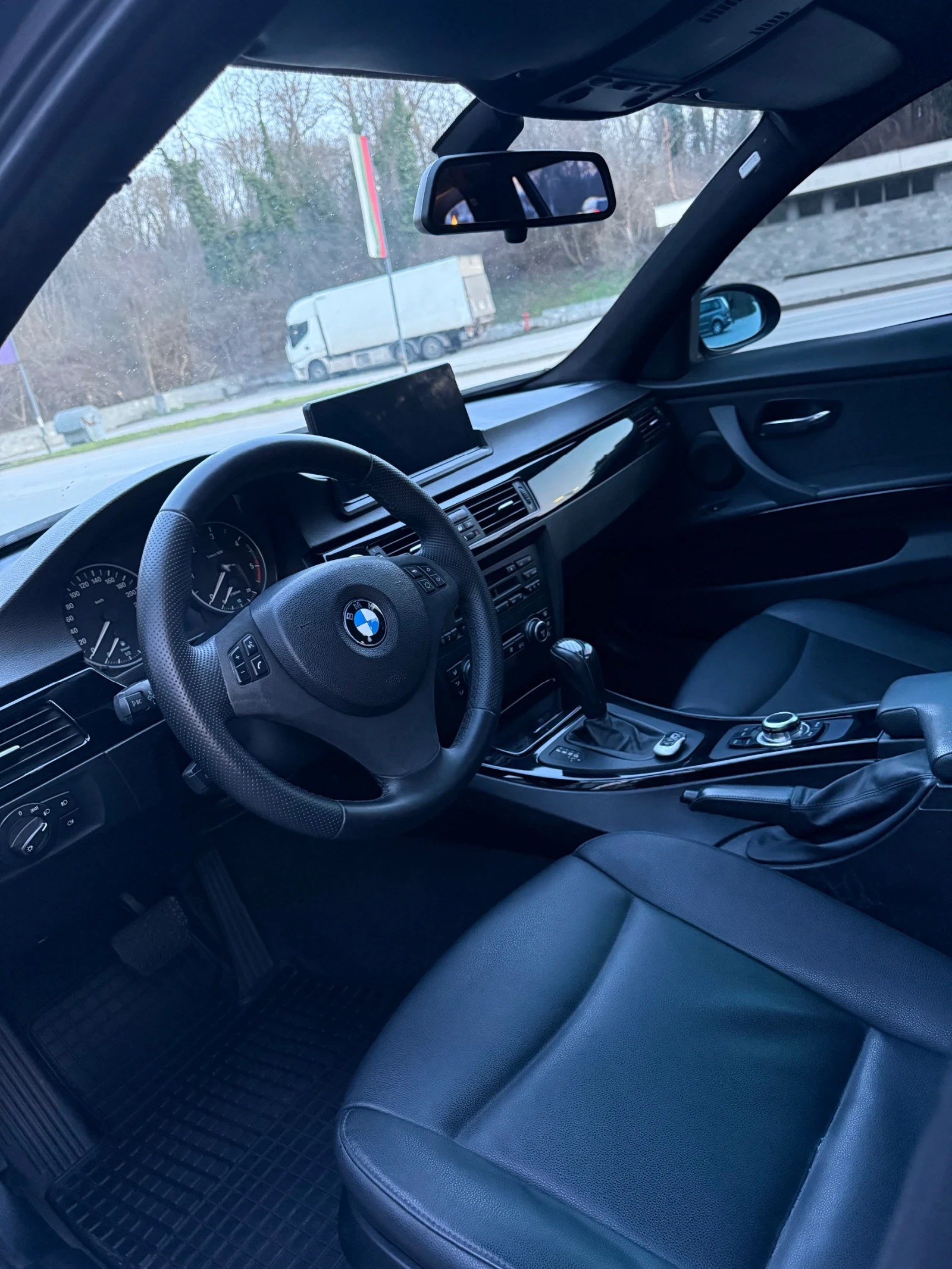BMW 320, снимка 10 - Автомобили и джипове - 55619382