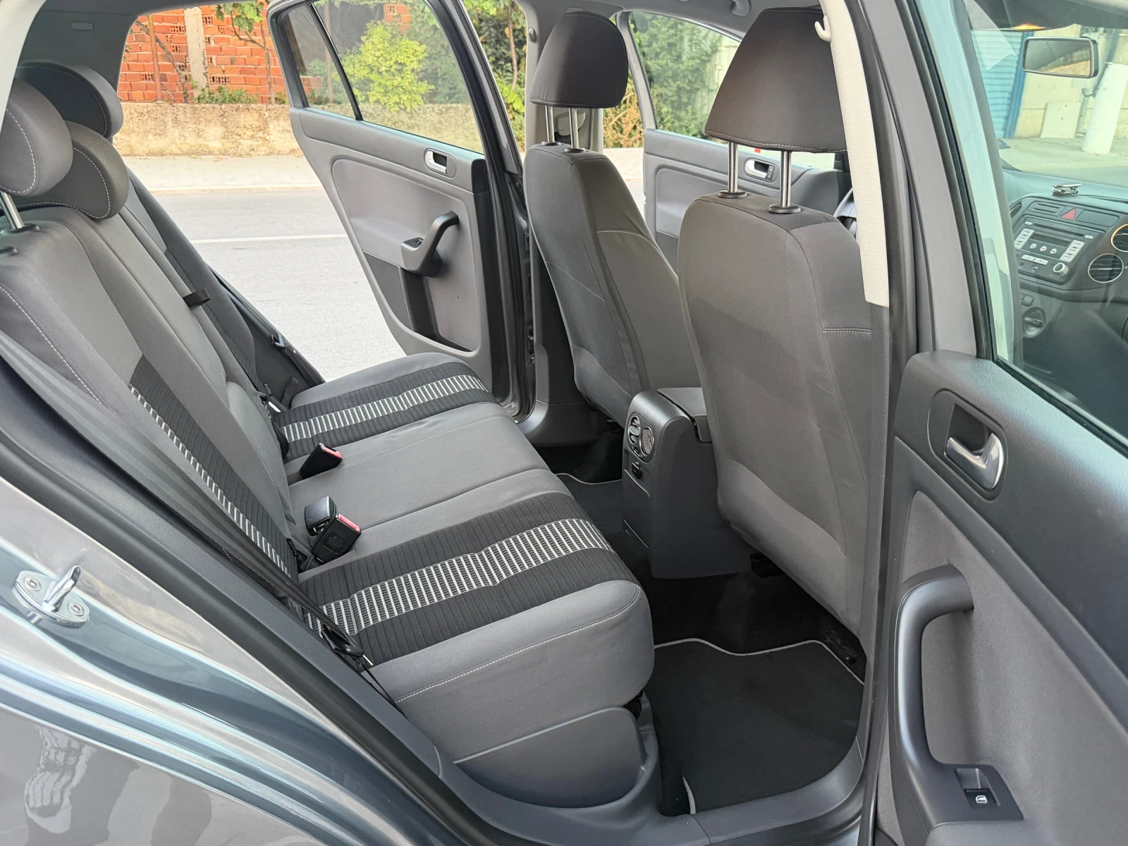 VW Golf Plus 1.6-102k.c Бензин /Газ, снимка 11 - Автомобили и джипове - 55630506