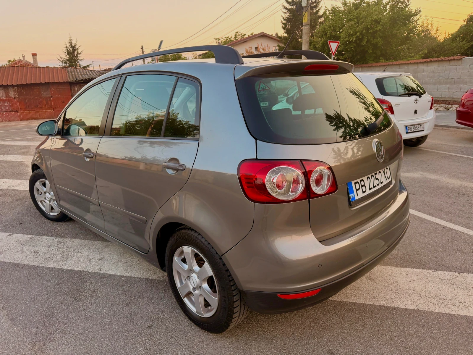 VW Golf Plus 1.6-102k.c Бензин /Газ, снимка 4 - Автомобили и джипове - 55630506