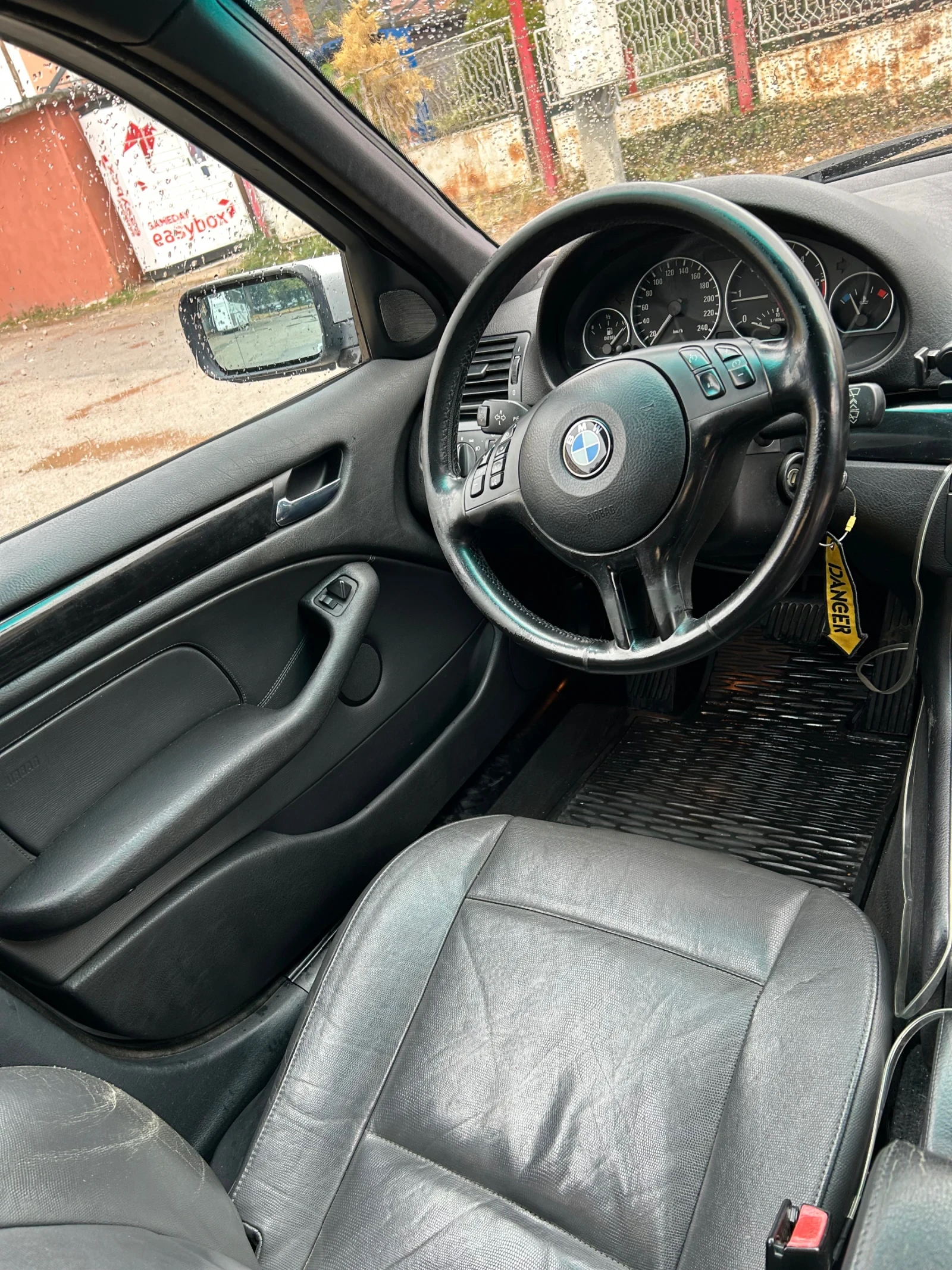 BMW 330, снимка 7 - Автомобили и джипове - 56492963