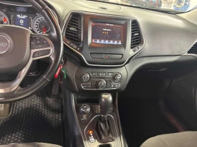 Jeep Cherokee * Sport * CARFAX * БЕЗ ПЪРВОНАЧАЛНА ВНОСКА, снимка 9
