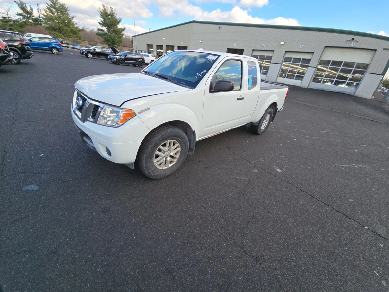 Nissan Frontier SV Extended Cab Long Bed, снимка 2 - Автомобили и джипове - 48337832