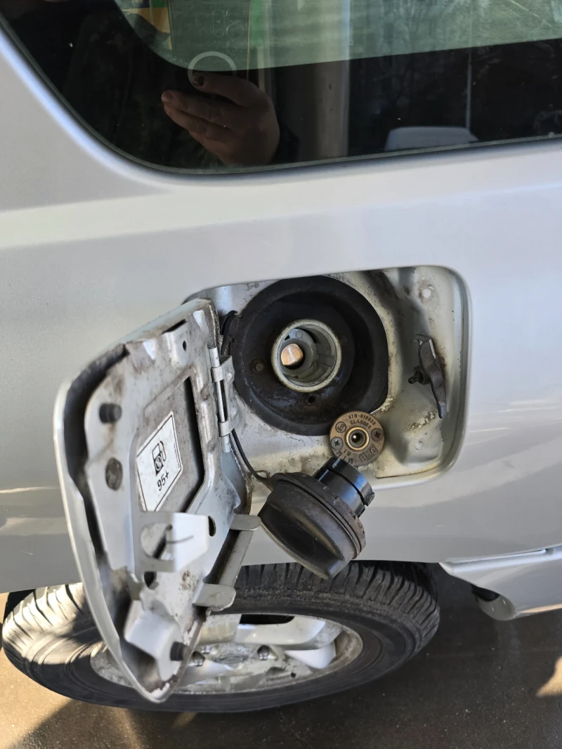 Mazda Tribute, снимка 9 - Автомобили и джипове - 53230749