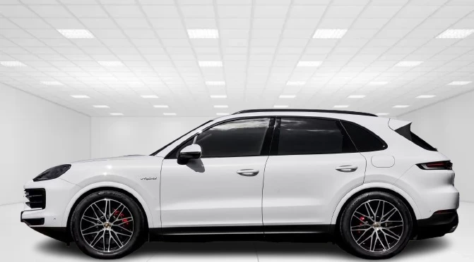 Porsche Cayenne S E-Hybrid = Sport Package = Гаранция, снимка 4 - Автомобили и джипове - 55687555