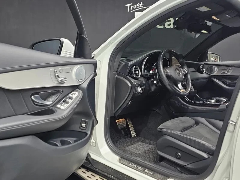 Mercedes-Benz GLC 300 4MATIC, снимка 10 - Автомобили и джипове - 55923301