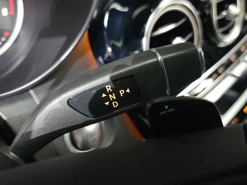 Mercedes-Benz GLC 300 4MATIC, снимка 9 - Автомобили и джипове - 55923301
