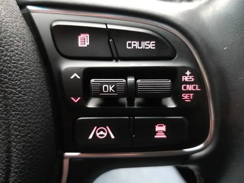 Kia Niro САМО 30% АВАНС, снимка 16 - Автомобили и джипове - 56489199