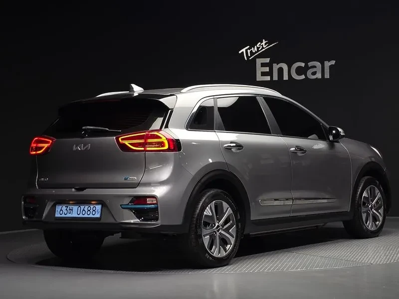 Kia Niro САМО 30% АВАНС, снимка 2 - Автомобили и джипове - 56489199