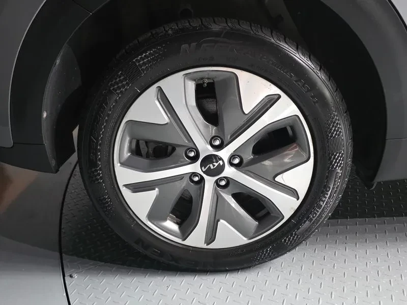 Kia Niro САМО 30% АВАНС, снимка 5 - Автомобили и джипове - 56489199