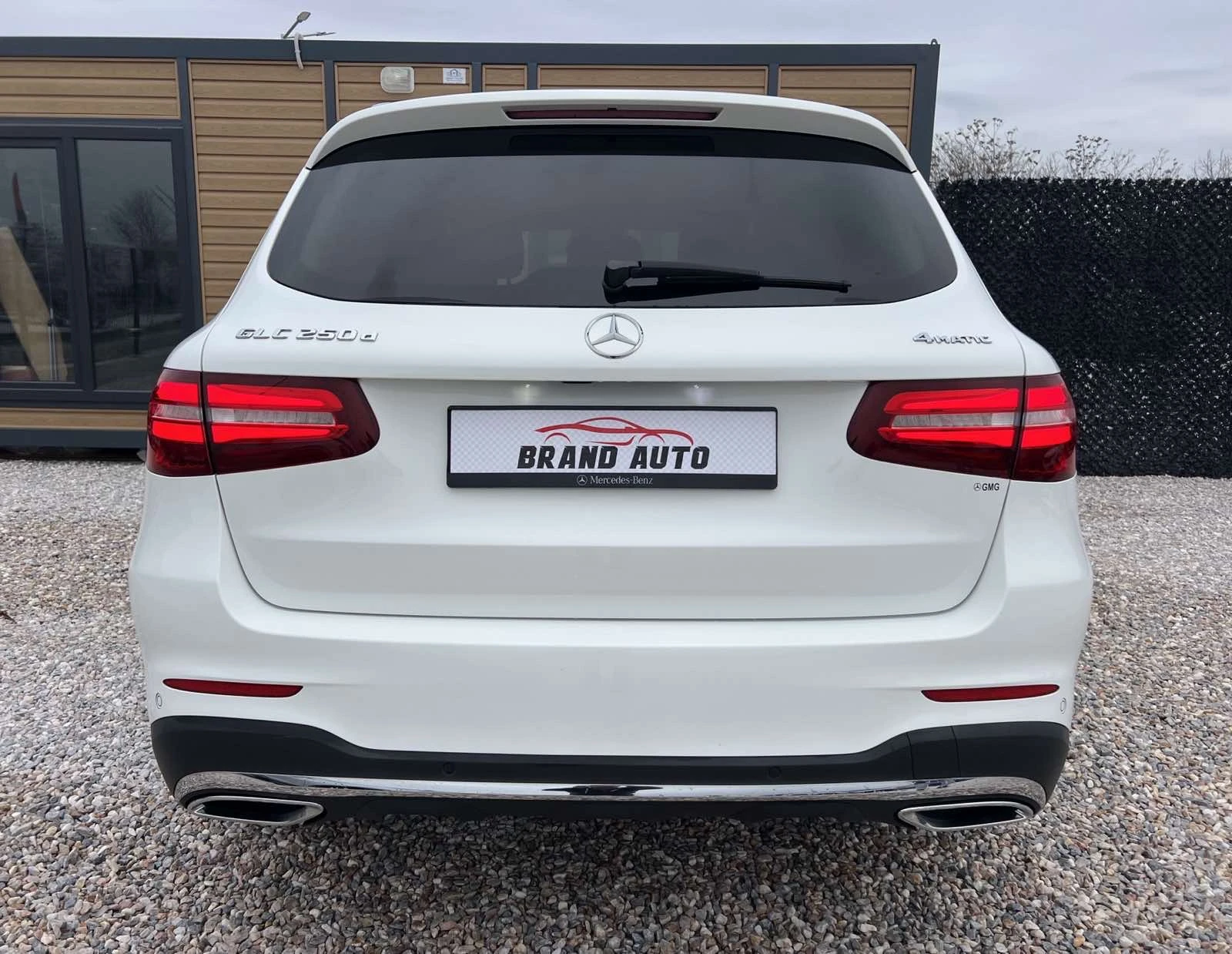 Mercedes-Benz GLC 250 * AMG PREMIUM * 4-MATIC * , снимка 6 - Автомобили и джипове - 53989607