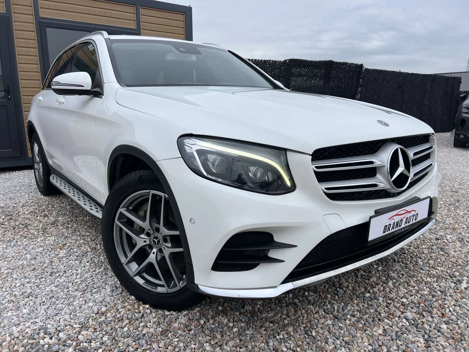 Mercedes-Benz GLC 250 * AMG PREMIUM * 4-MATIC * , снимка 3 - Автомобили и джипове - 53989607