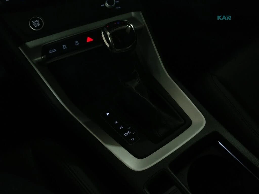 Audi Q3  KOMFORT * KEYLESS * АвтоКредит * (ЦЕНА ДО БГ), снимка 14 - Автомобили и джипове - 54897179
