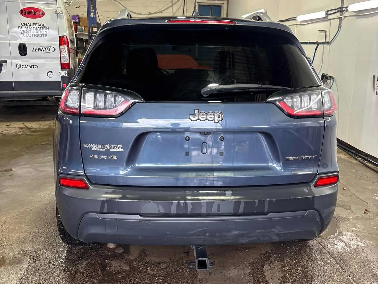 Jeep Cherokee * Sport * CARFAX * БЕЗ ПЪРВОНАЧАЛНА ВНОСКА, снимка 4 - Автомобили и джипове - 54923507