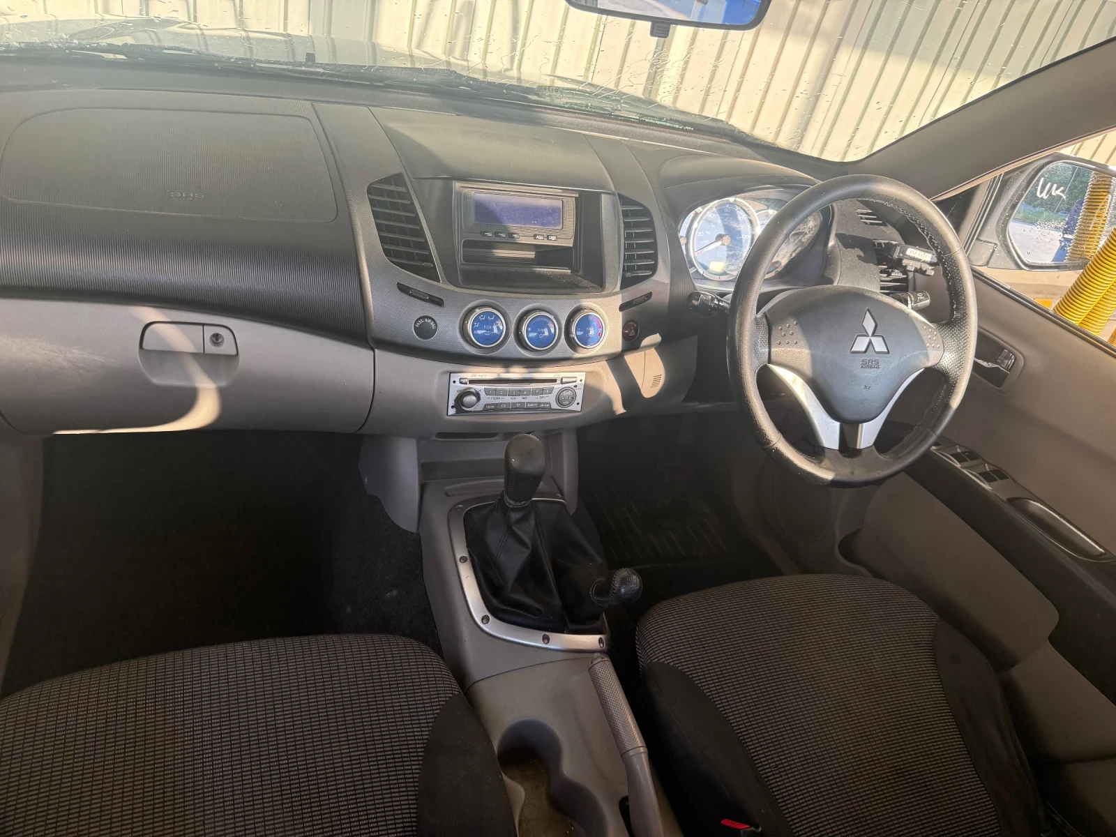 Mitsubishi L200, снимка 10 - Автомобили и джипове - 55105095