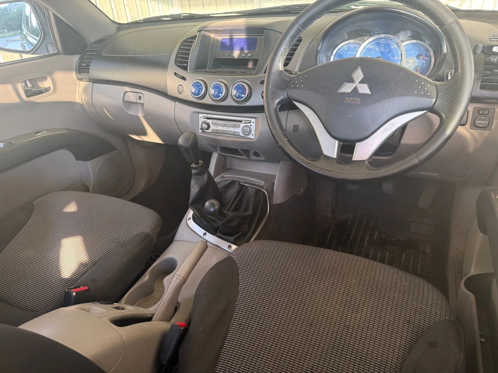 Mitsubishi L200, снимка 9 - Автомобили и джипове - 55105095
