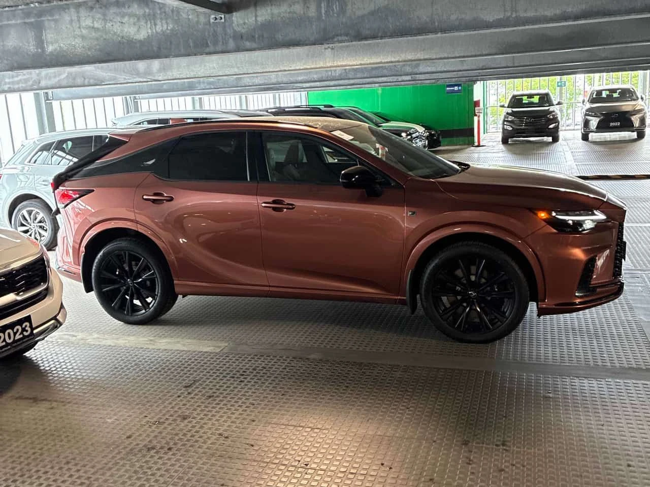 Lexus RX 500h * CARFAX * ОБДУХВАНЕ * КЛИП НА МОТОРА * , снимка 3 - Автомобили и джипове - 55462162