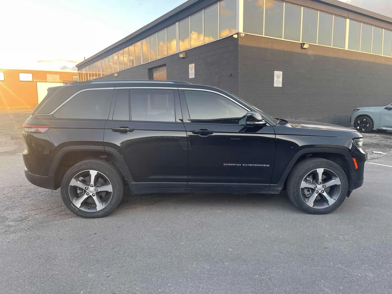 Jeep Grand cherokee PLUG-IN HYBRID * 4x4 * CARFAX *  | Mobile.bg � ����������� 4