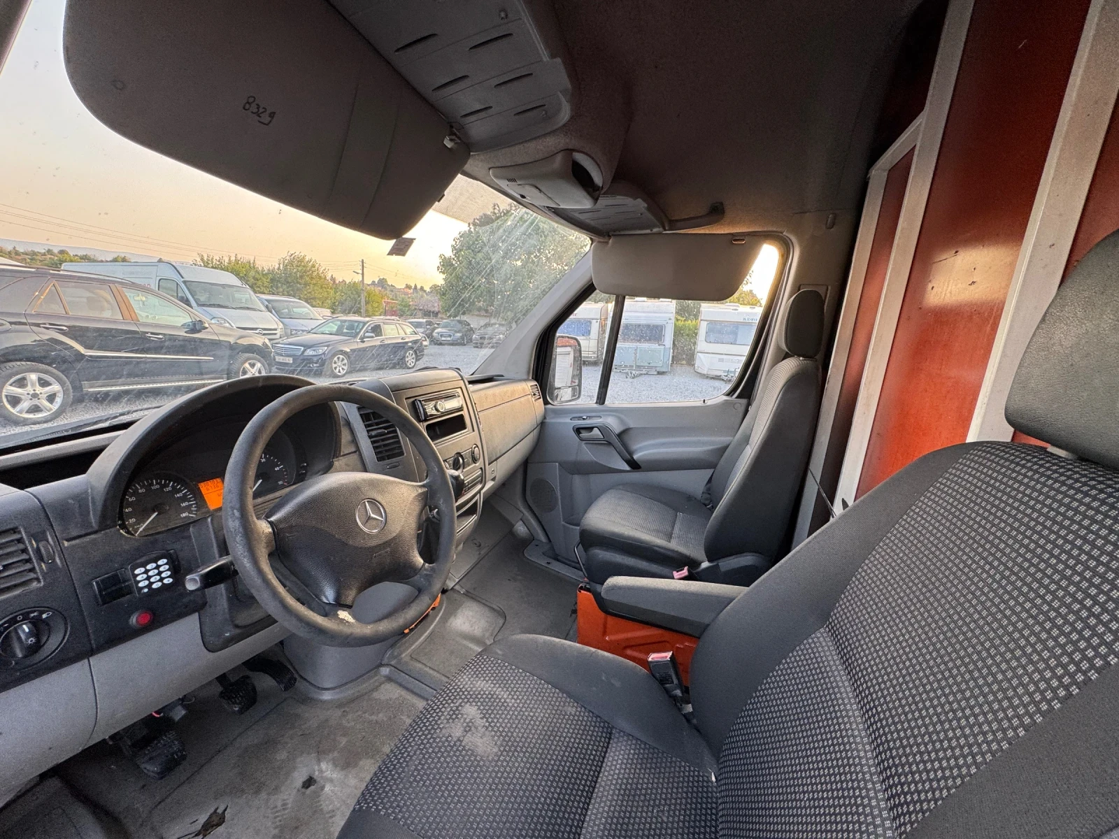Mercedes-Benz Sprinter 313 CDI падащ борд  - изображение 10