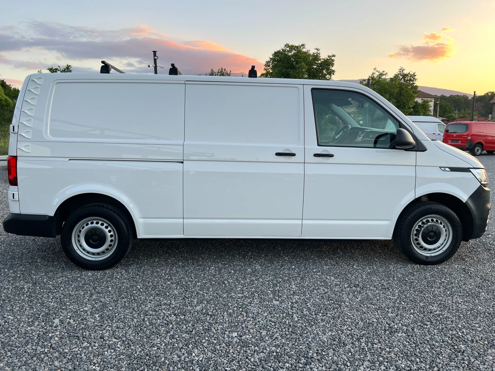 VW T6 2.0TDI ДЪЛГА БАЗА/3-Местен/Сервизна история/, снимка 6 - Бусове и автобуси - 54976698