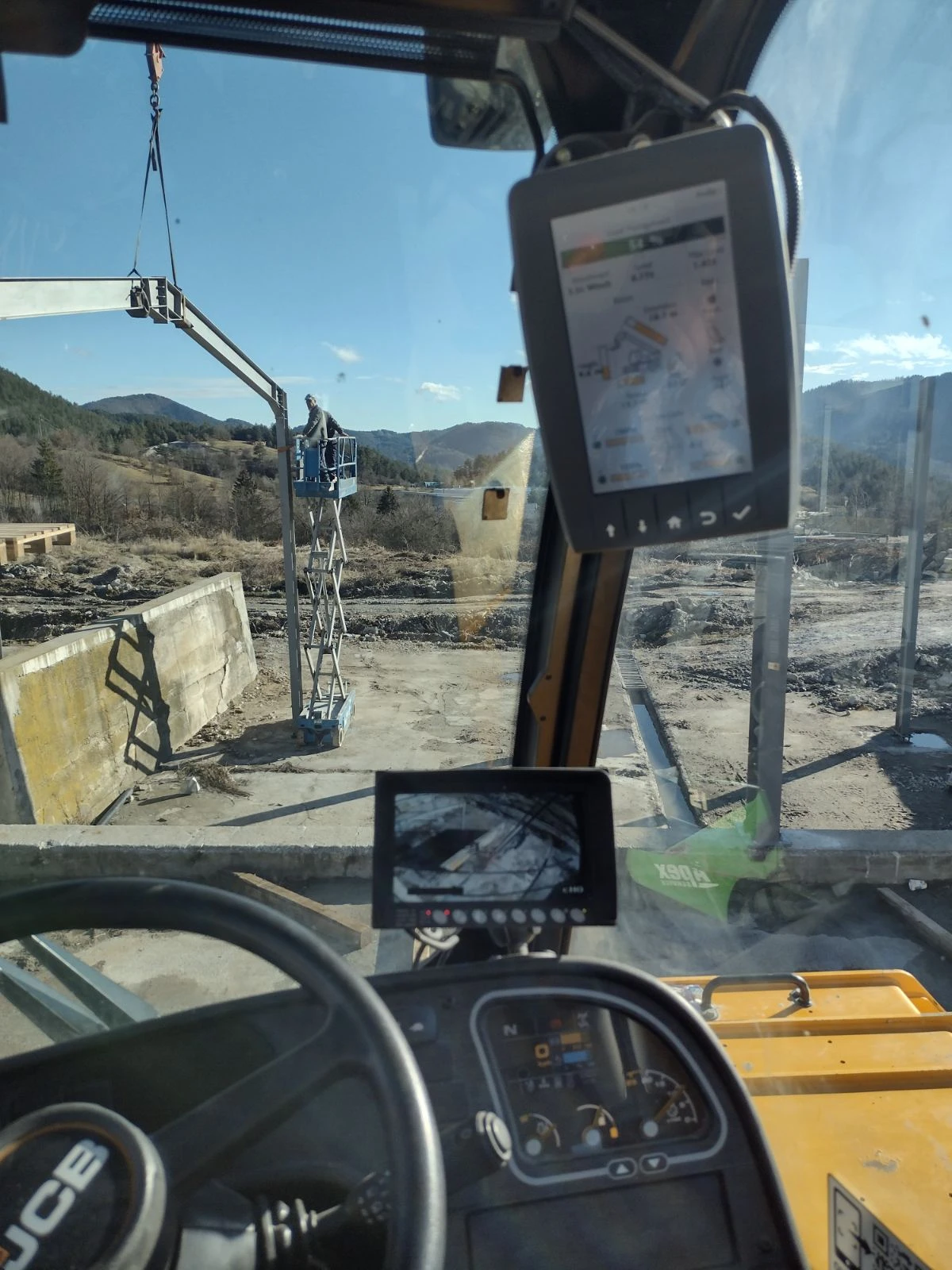   JCB 555-210R | Mobile.bg   12