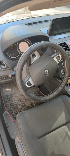 Renault Megane 1.5dci 110 кс  Топ състояние автоматик, снимка 5