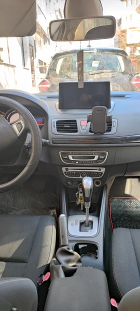 Renault Megane 1.5dci 110 кс  Топ състояние автоматик, снимка 3