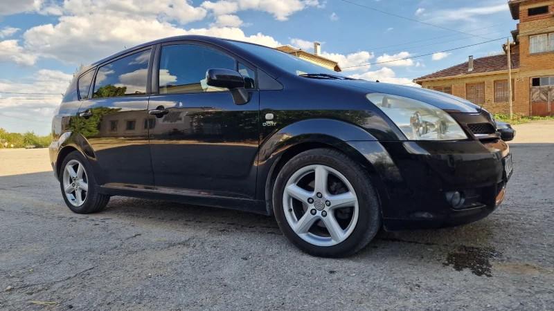 Toyota Corolla verso 2.2 D-Cat 180k.c 7местна, снимка 1 - Автомобили и джипове - 47412303