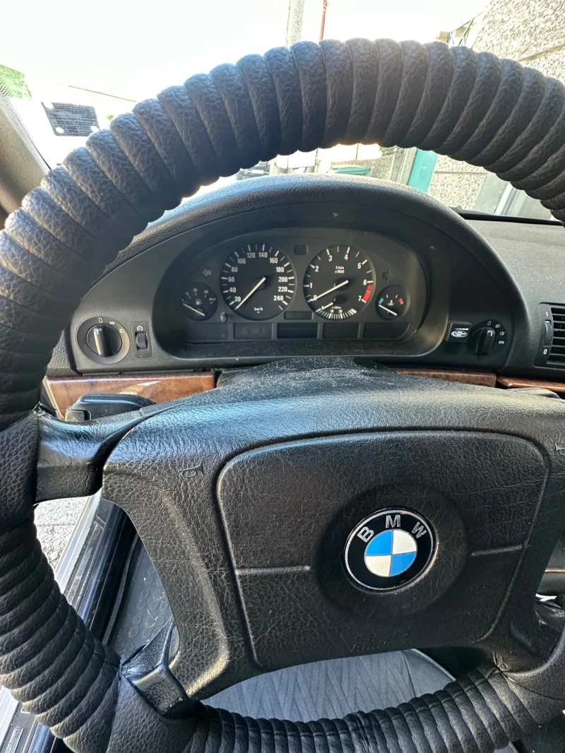 BMW 523 523i, снимка 11 - Автомобили и джипове - 51615833