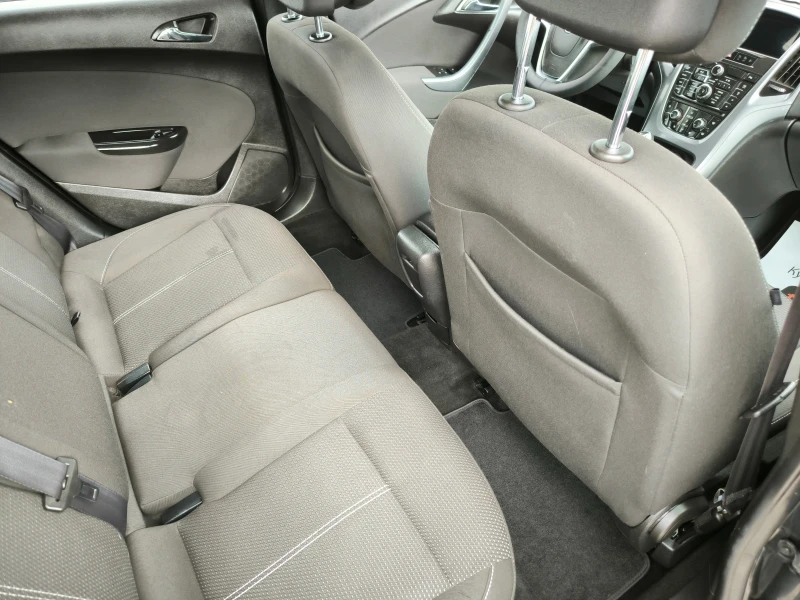 Opel Astra 1, 7 TDCi-131k.c.6ck.HABИ, ЕВРО 5В-5%!, снимка 12 - Автомобили и джипове - 52075764