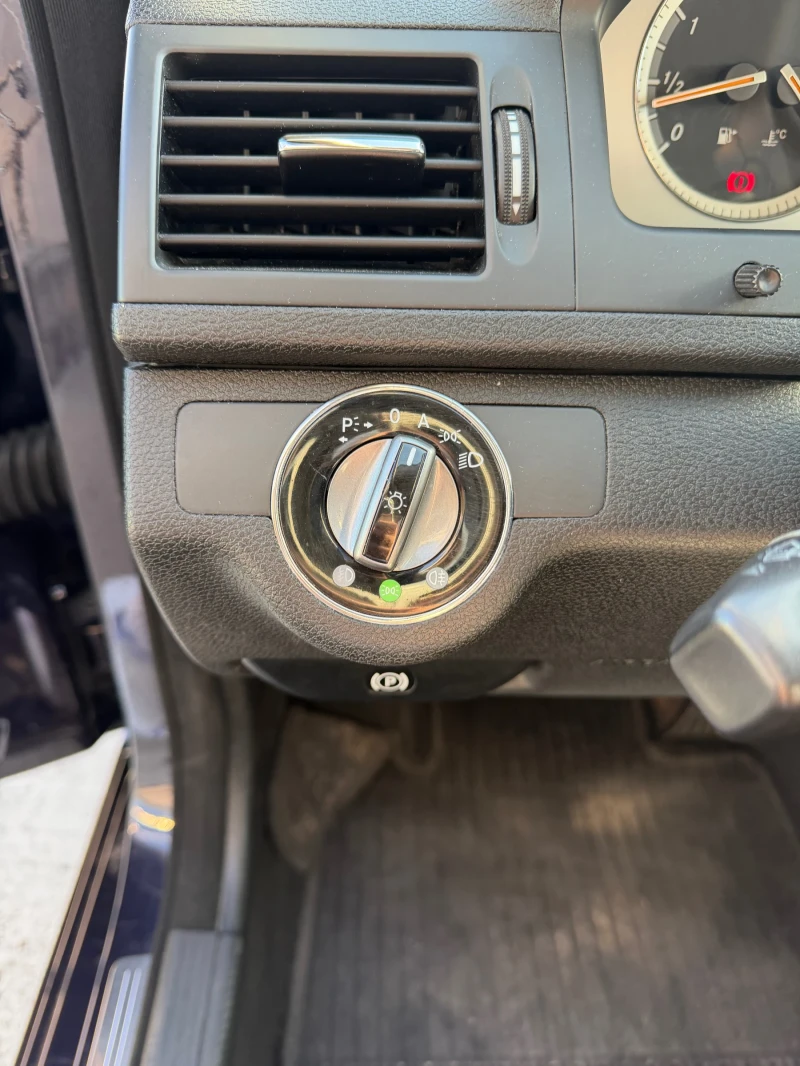 Mercedes-Benz C 220 2.2 CDI - Автоматик, снимка 10 - Автомобили и джипове - 52423065