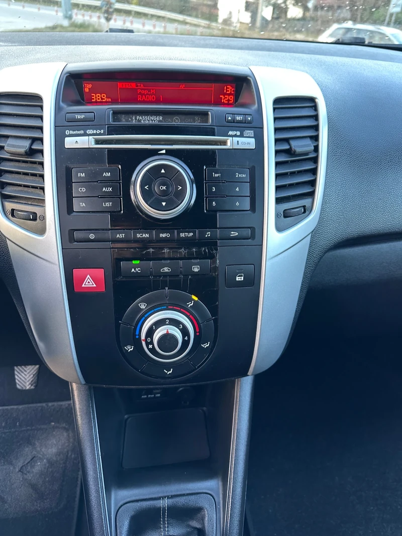 Kia Venga 1.4 CRDi 2013 ТОП СЪСТОЯНИЕ , снимка 12 - Автомобили и джипове - 52433322