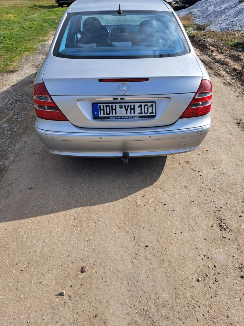 Mercedes-Benz E 220 Автоматичен теглич, снимка 6 - Автомобили и джипове - 53466302