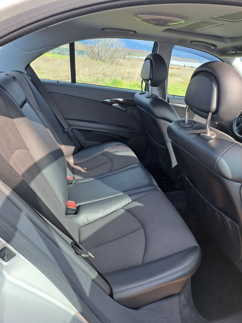 Mercedes-Benz E 220 Автоматичен теглич, снимка 11 - Автомобили и джипове - 53466302