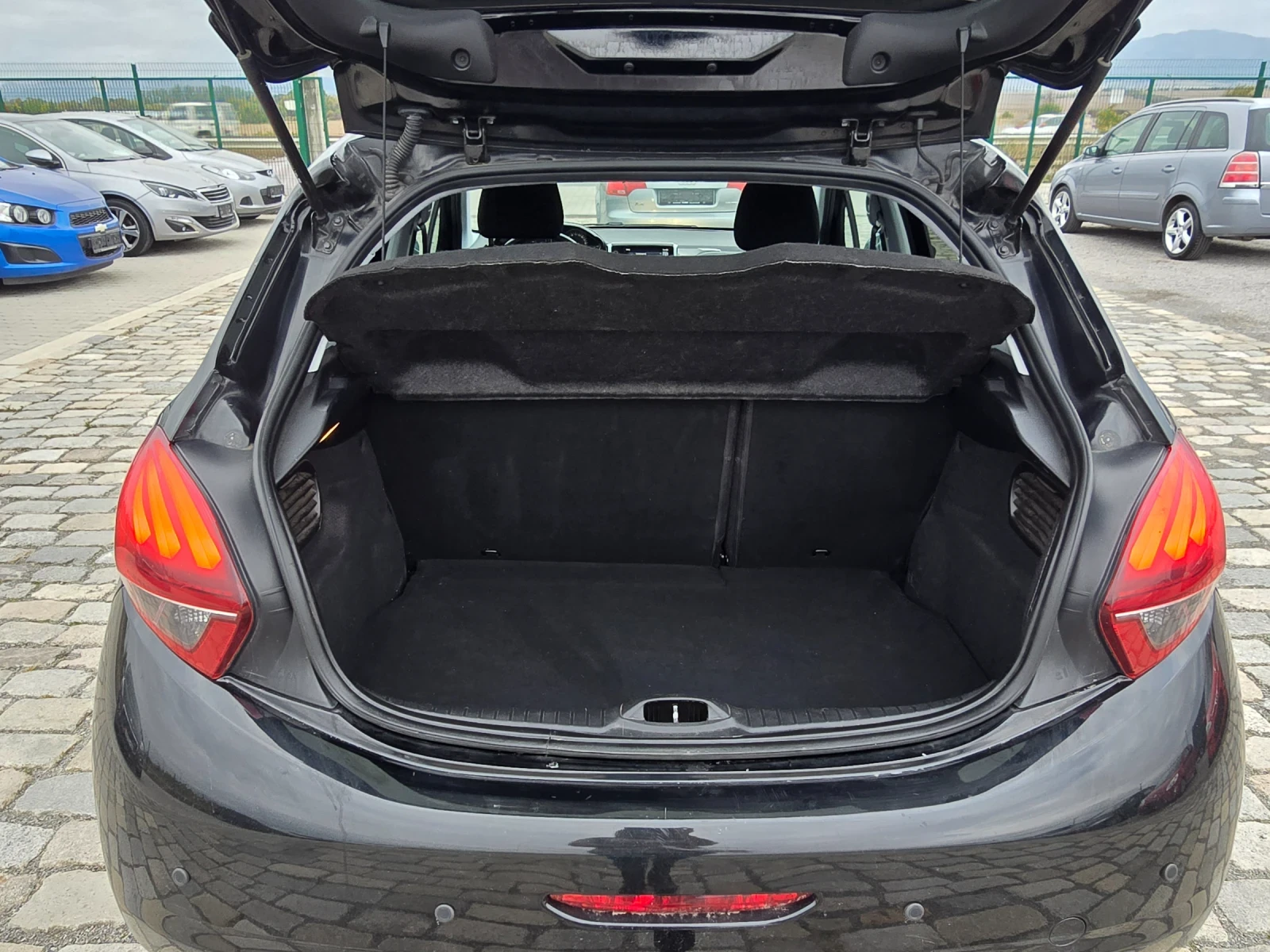 Peugeot 208 1.6HDI 99 EURO 6 87000 . | Mobile.bg   8