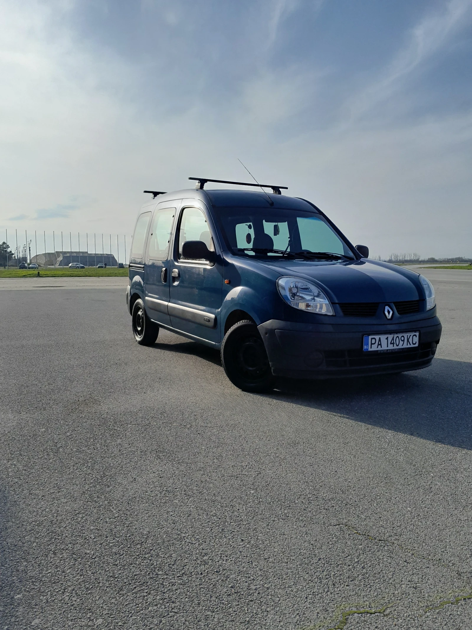 Renault Kangoo 1.6 16v 95кс. Газ-Бензин, снимка 8 - Автомобили и джипове - 53715673