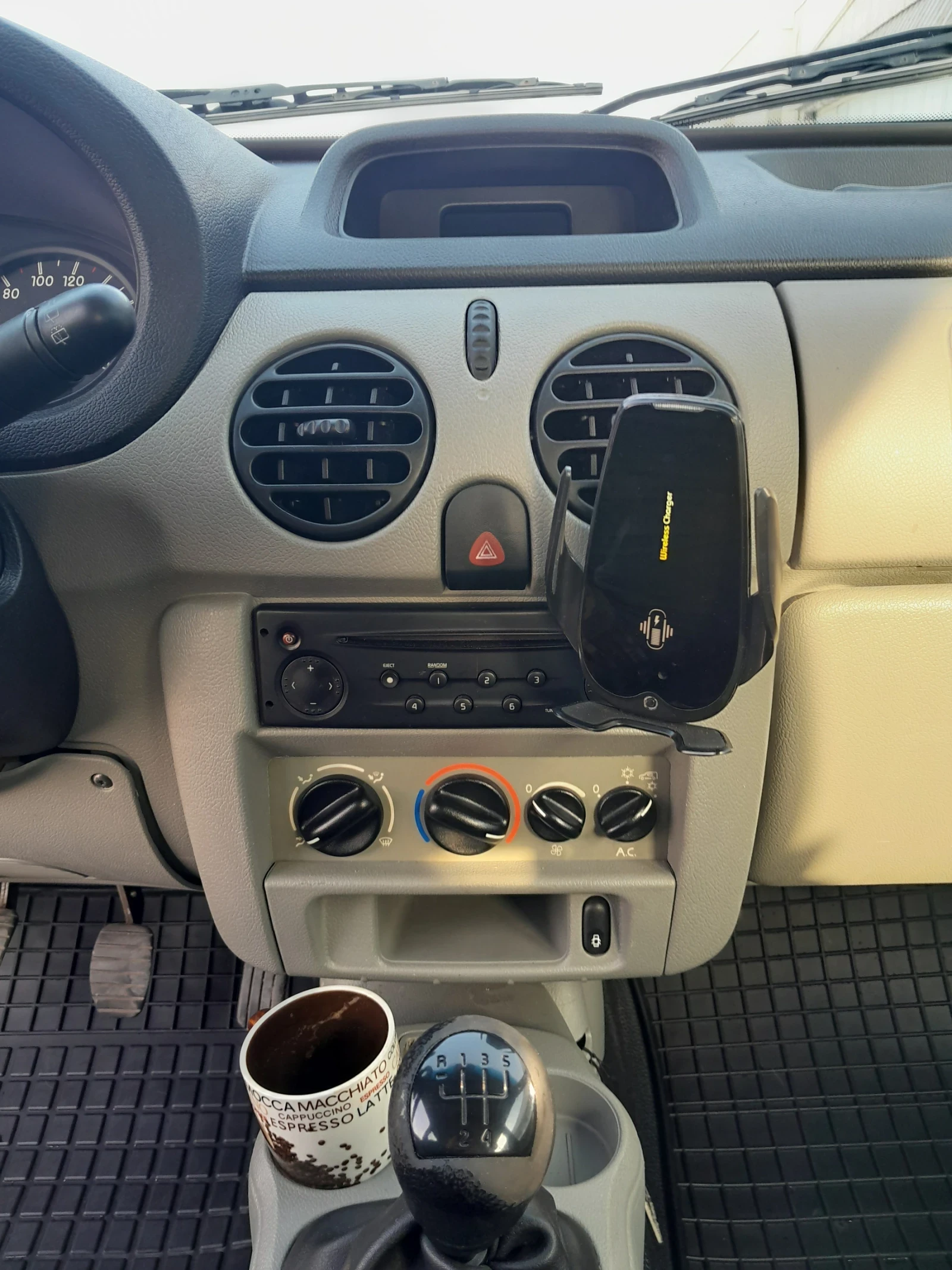 Renault Kangoo 1.6 16v 95кс. Газ-Бензин, снимка 3 - Автомобили и джипове - 53715673