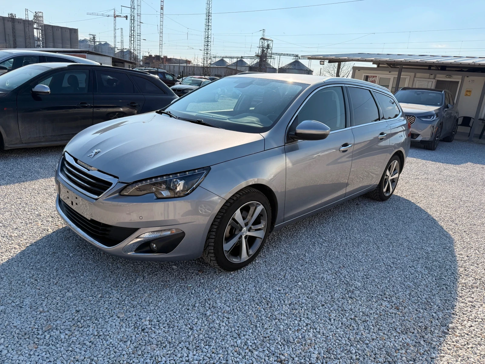 Peugeot 308 1, 6 HDI LED КОЖА НАВИГАЦИЯ - изображение 2